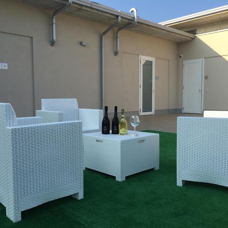 Terrazza Rooms Castrezatto Eksteriør billede